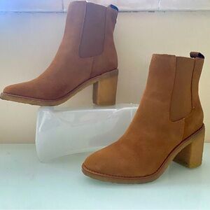 Ralph Lauren  Tan/ Brown Suede Heeled  Ankle Block Heels  Boots Size 71/2M